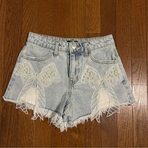Truce Girls Imitation Pearl Organza Bow Denim Shorts in Light Stone